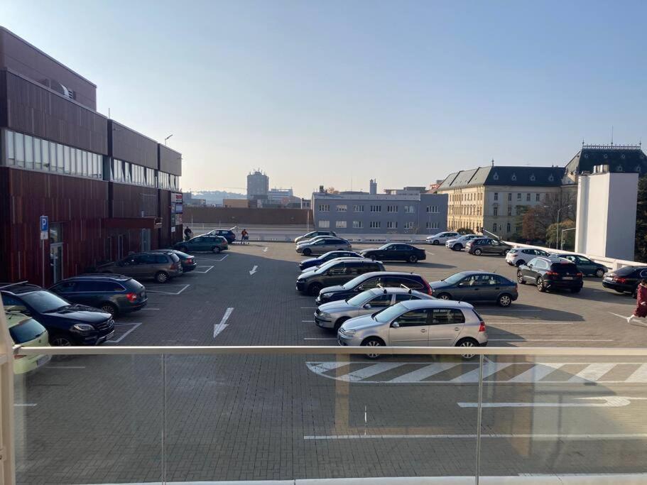 Komfortny Apartman A407 V Centre Nr, Bez Kuchyne, Parkovisko Zdarma Nitra Exterior photo